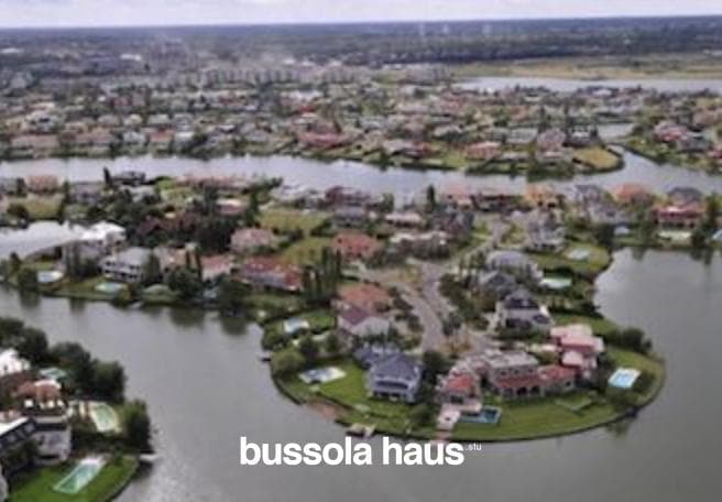 House under construction with 3 bedrooms overlooking the lake in Marinas Puertos del Lago
