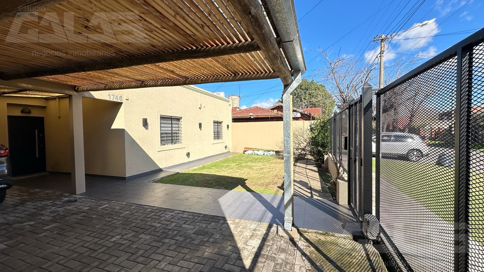 4-room house - 3 bedrooms - Park - Pool - South Ituzaingó