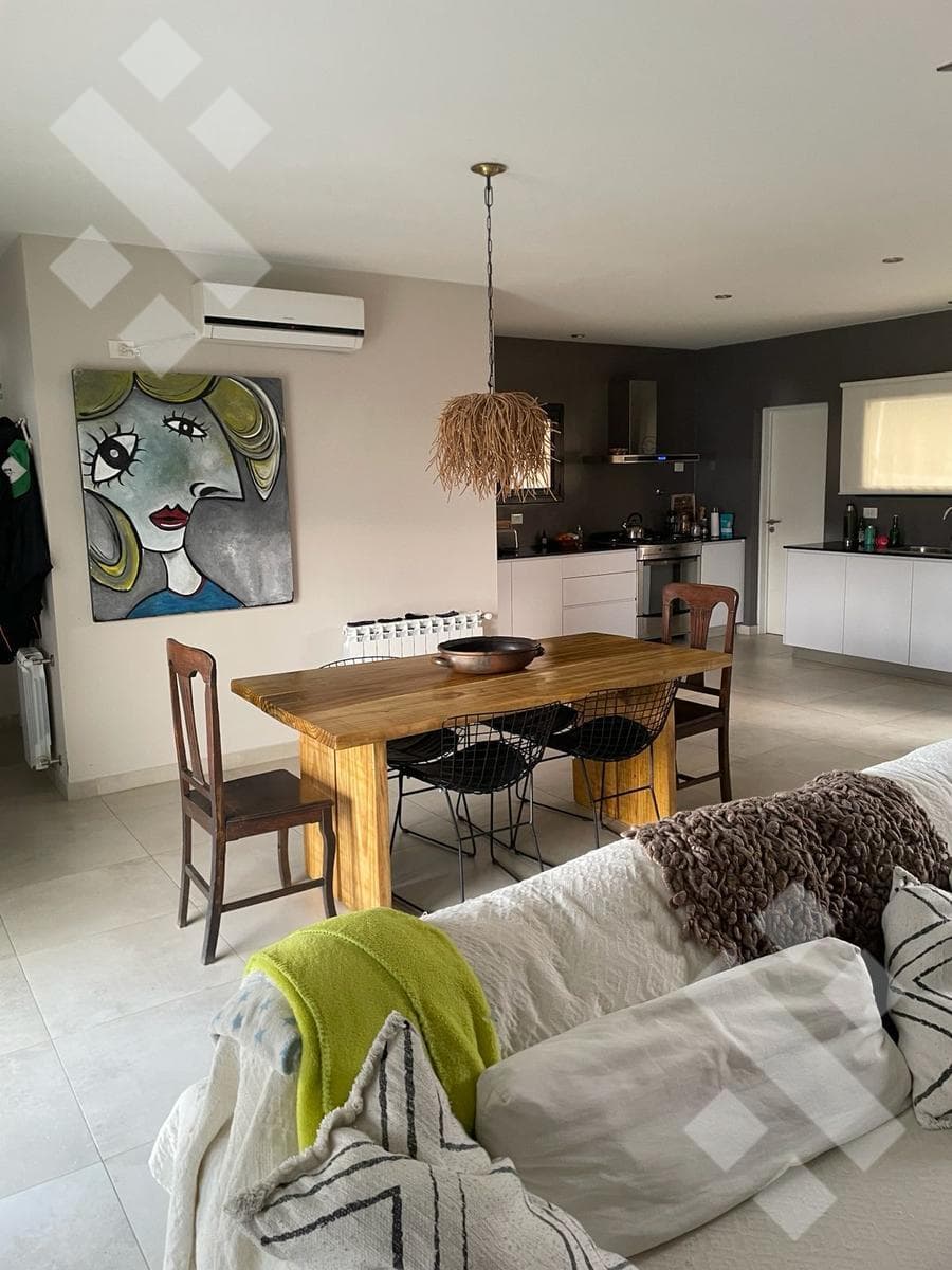 House for Sale in the Rincon de Rio Neighborhood, Neuquén City