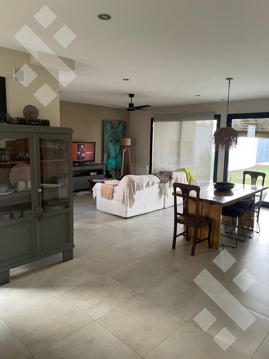 House for Sale in the Rincon de Rio Neighborhood, Neuquén City