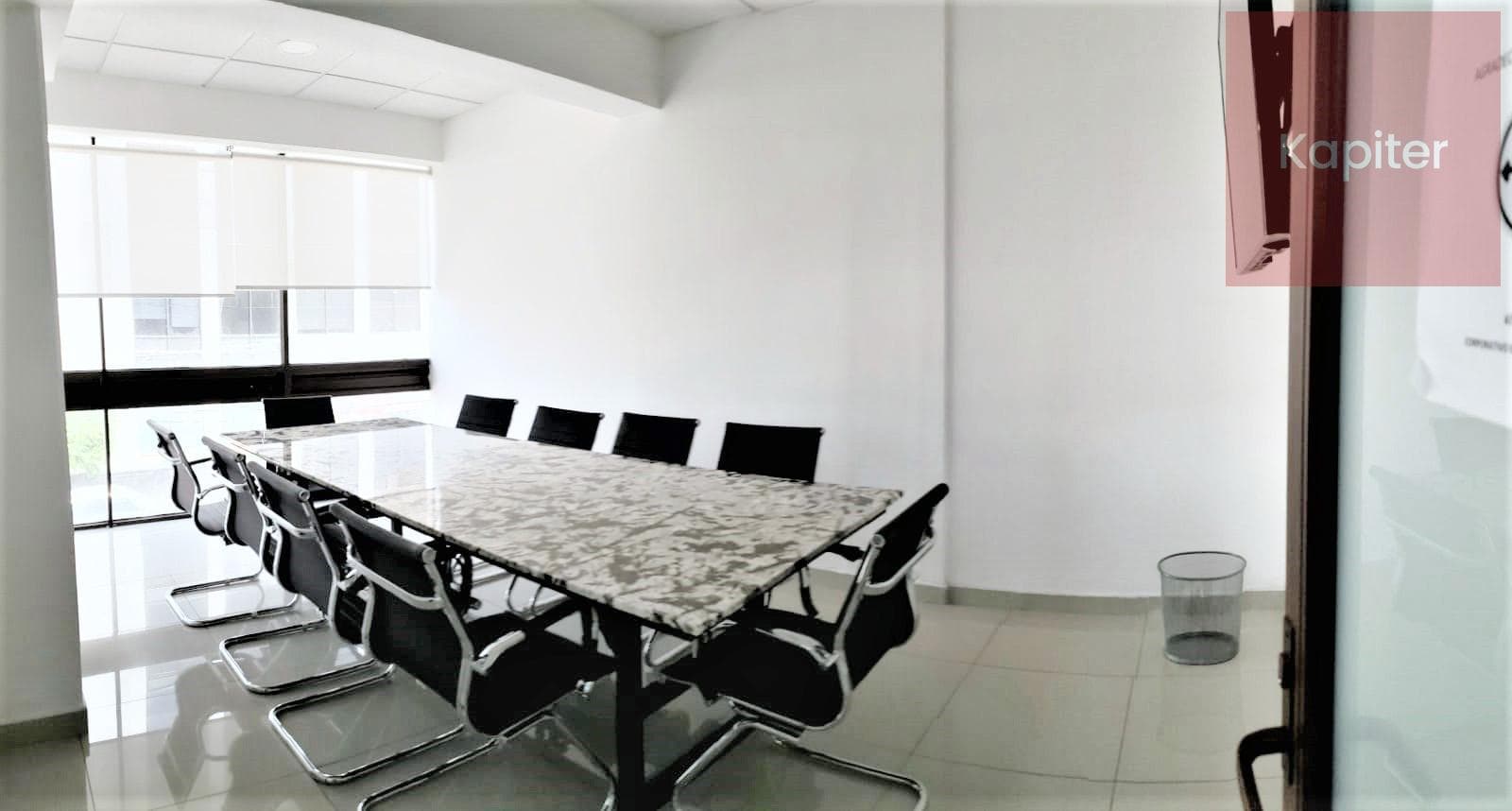 Office or clinic with utilities included in the rent on Av. Tecnológico, Querétaro, Querétaro