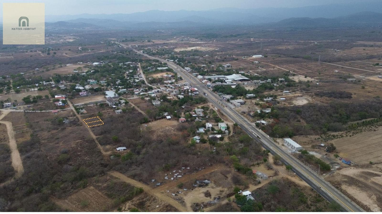 CENTRAL LOT IN SANTA ELENA EL TULE - PUERTO ESCONDIDO
