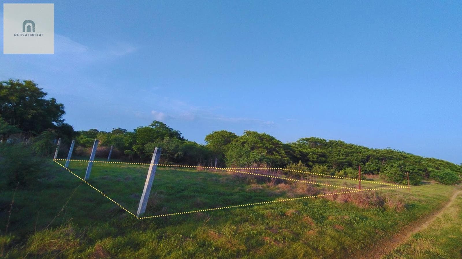 CENTRAL LOT IN SANTA ELENA EL TULE - PUERTO ESCONDIDO