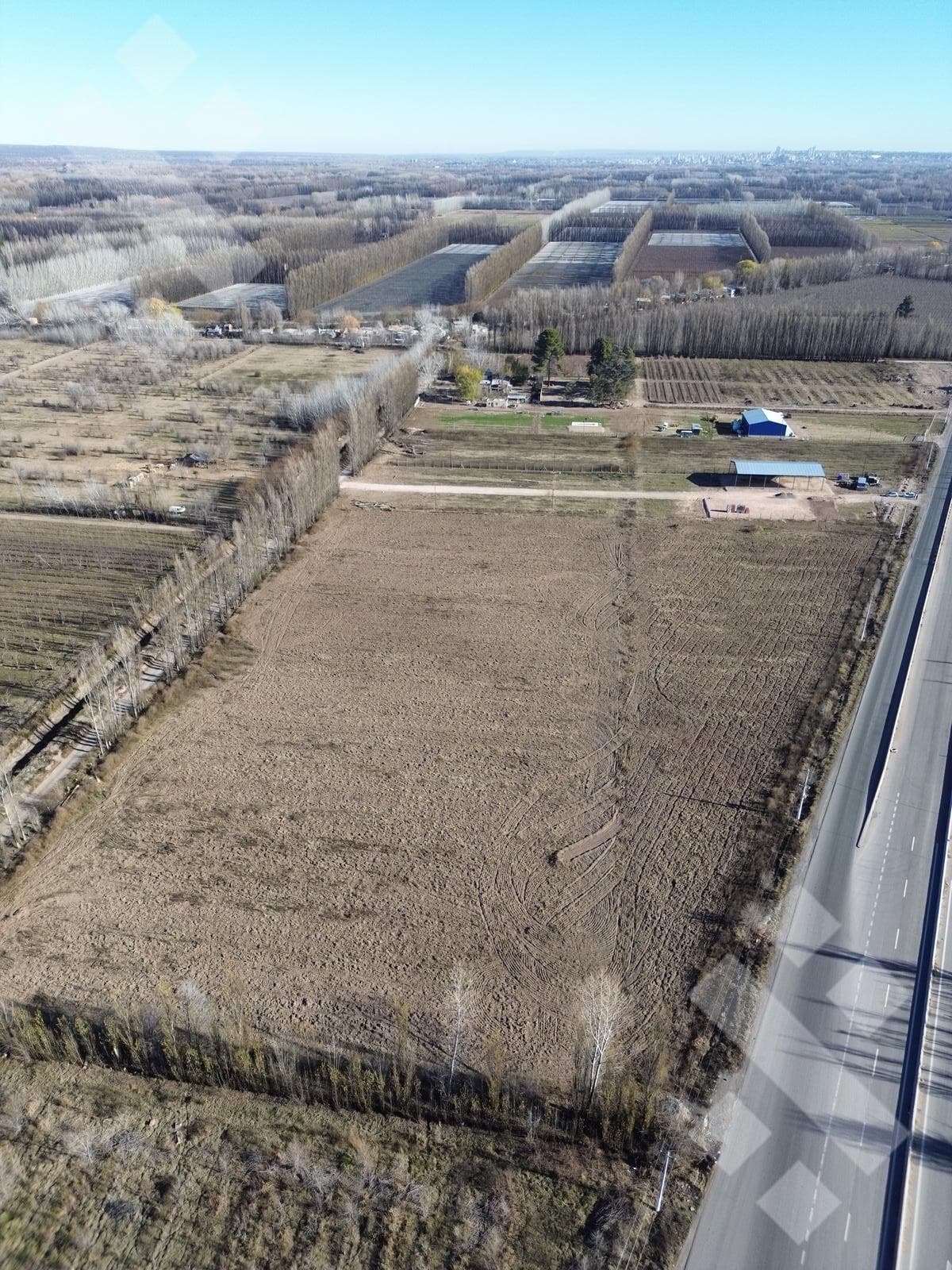 Lot SUITABLE FOR COMMERCIAL/INDUSTRIAL DEVELOPMENT, facing Route 22—Fdez Oro, on the border with Cipolletti