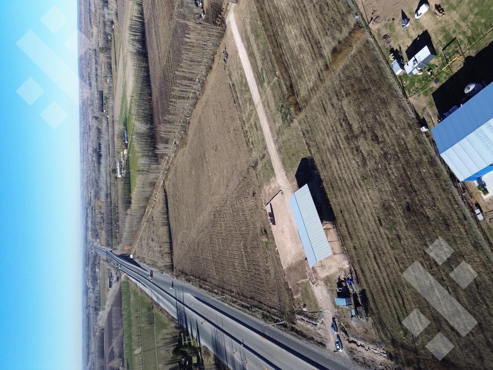 Lot SUITABLE FOR COMMERCIAL/INDUSTRIAL DEVELOPMENT, facing Route 22—Fdez Oro, on the border with Cipolletti