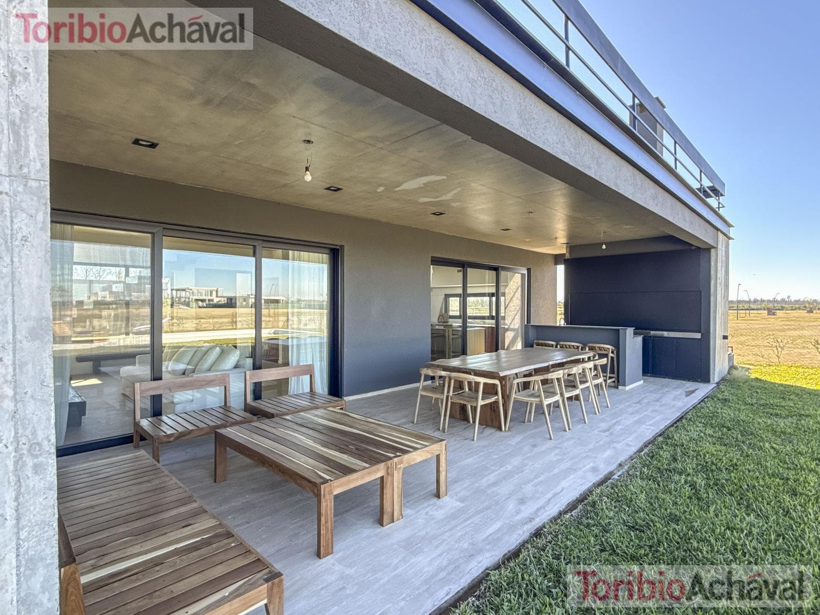 An incredible, brand-new modern-style home in the Amarras neighborhood of Puertos del Lago.