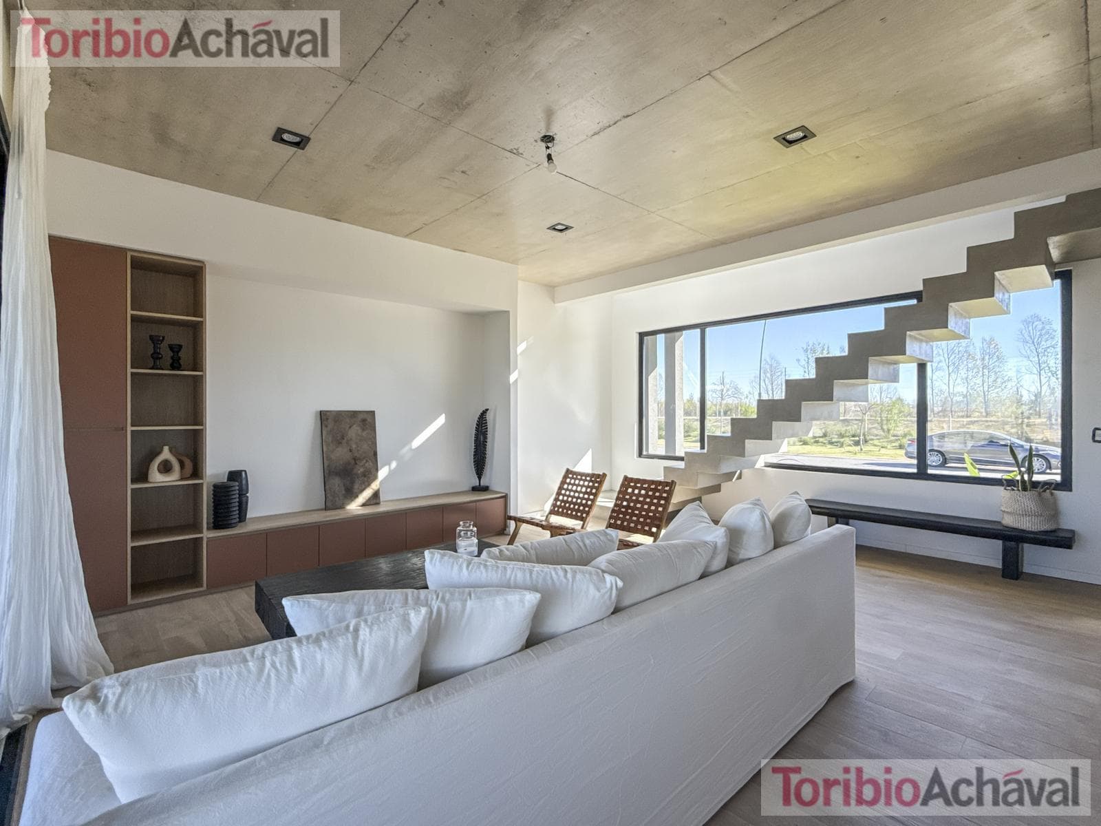 An incredible, brand-new modern-style home in the Amarras neighborhood of Puertos del Lago.