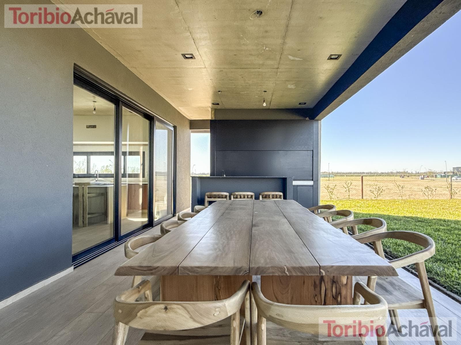 An incredible, brand-new modern-style home in the Amarras neighborhood of Puertos del Lago.