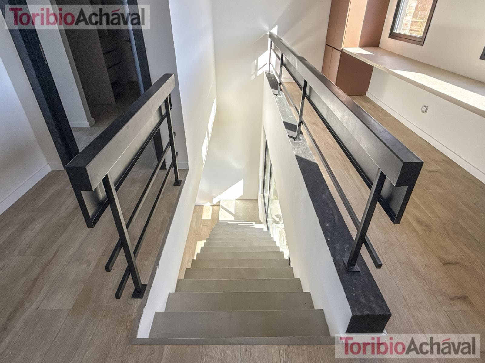 An incredible, brand-new modern-style home in the Amarras neighborhood of Puertos del Lago.