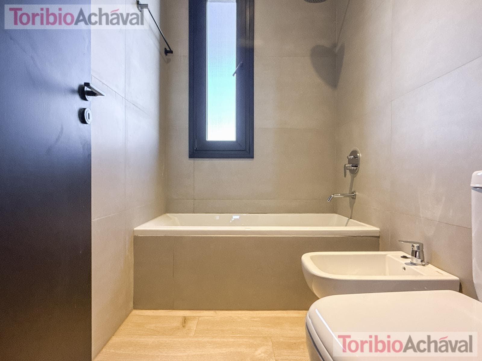 An incredible, brand-new modern-style home in the Amarras neighborhood of Puertos del Lago.