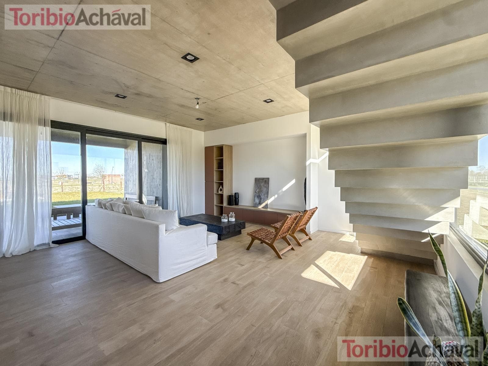An incredible, brand-new modern-style home in the Amarras neighborhood of Puertos del Lago.