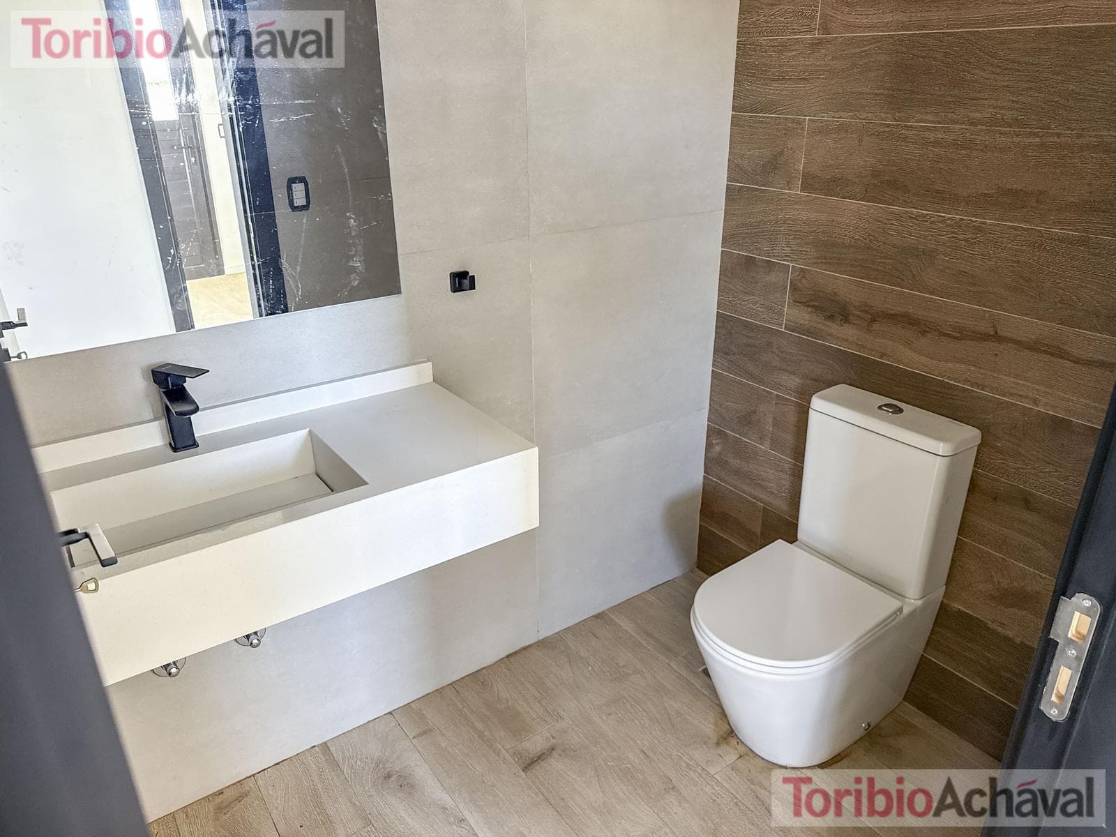 An incredible, brand-new modern-style home in the Amarras neighborhood of Puertos del Lago.