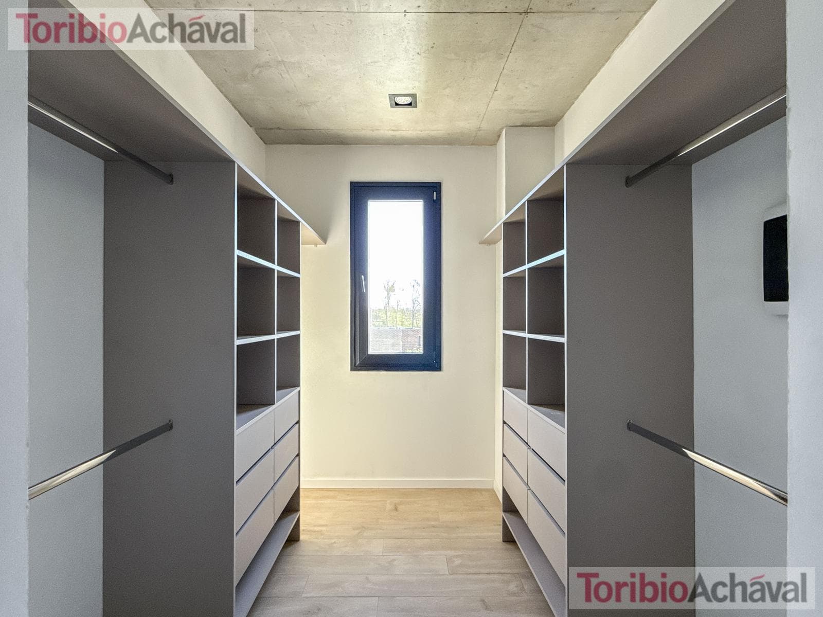 An incredible, brand-new modern-style home in the Amarras neighborhood of Puertos del Lago.