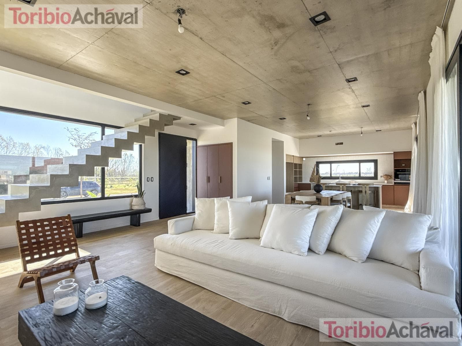 An incredible, brand-new modern-style home in the Amarras neighborhood of Puertos del Lago.