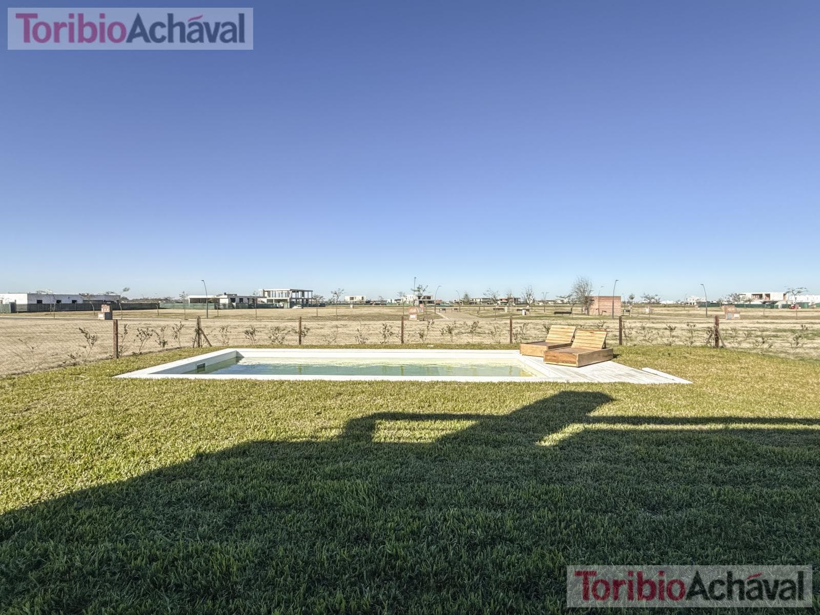 An incredible, brand-new modern-style home in the Amarras neighborhood of Puertos del Lago.