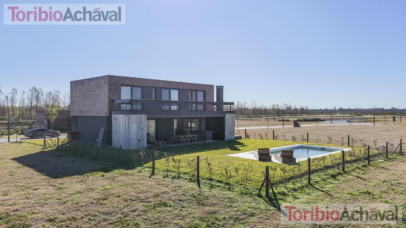 An incredible, brand-new modern-style home in the Amarras neighborhood of Puertos del Lago.
