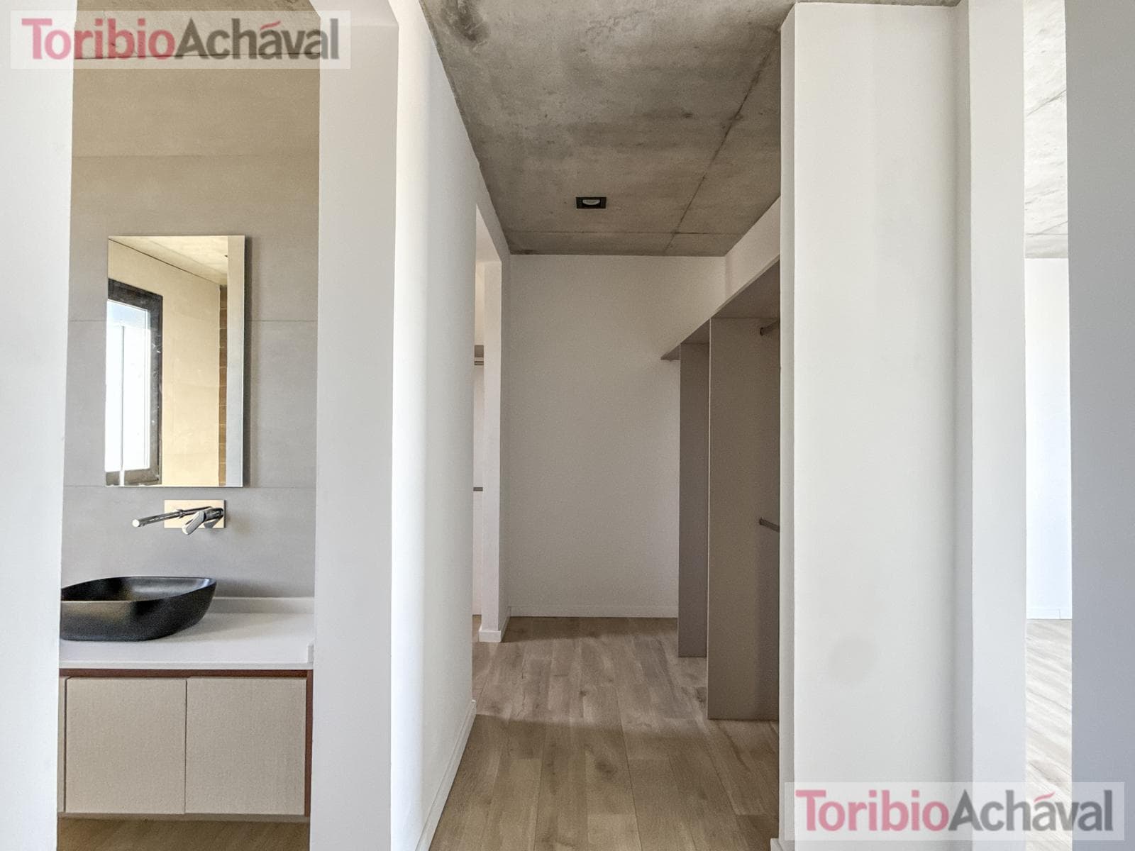 An incredible, brand-new modern-style home in the Amarras neighborhood of Puertos del Lago.