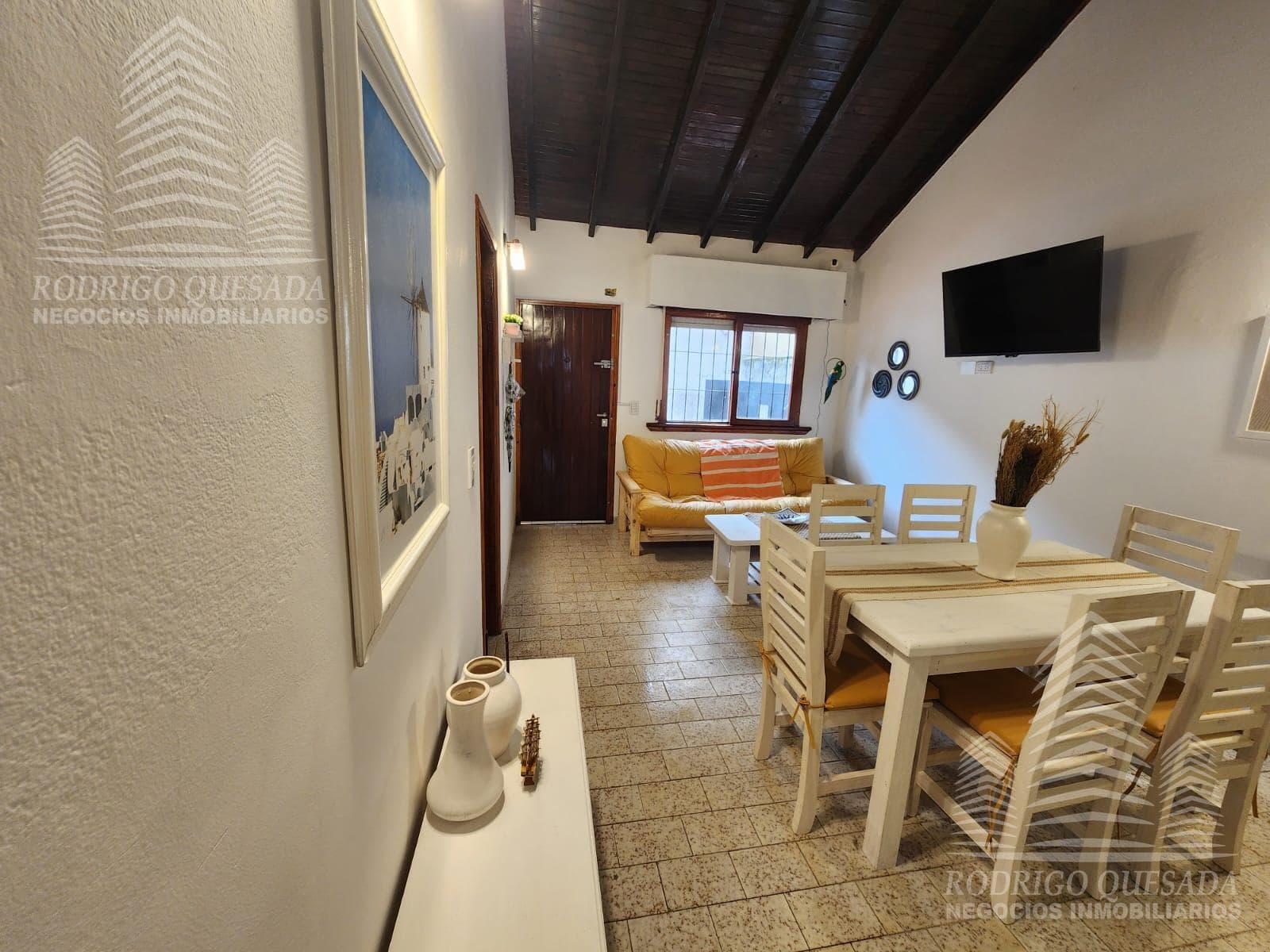3-bedroom apartment just one block from the ocean in Mar de Ajo