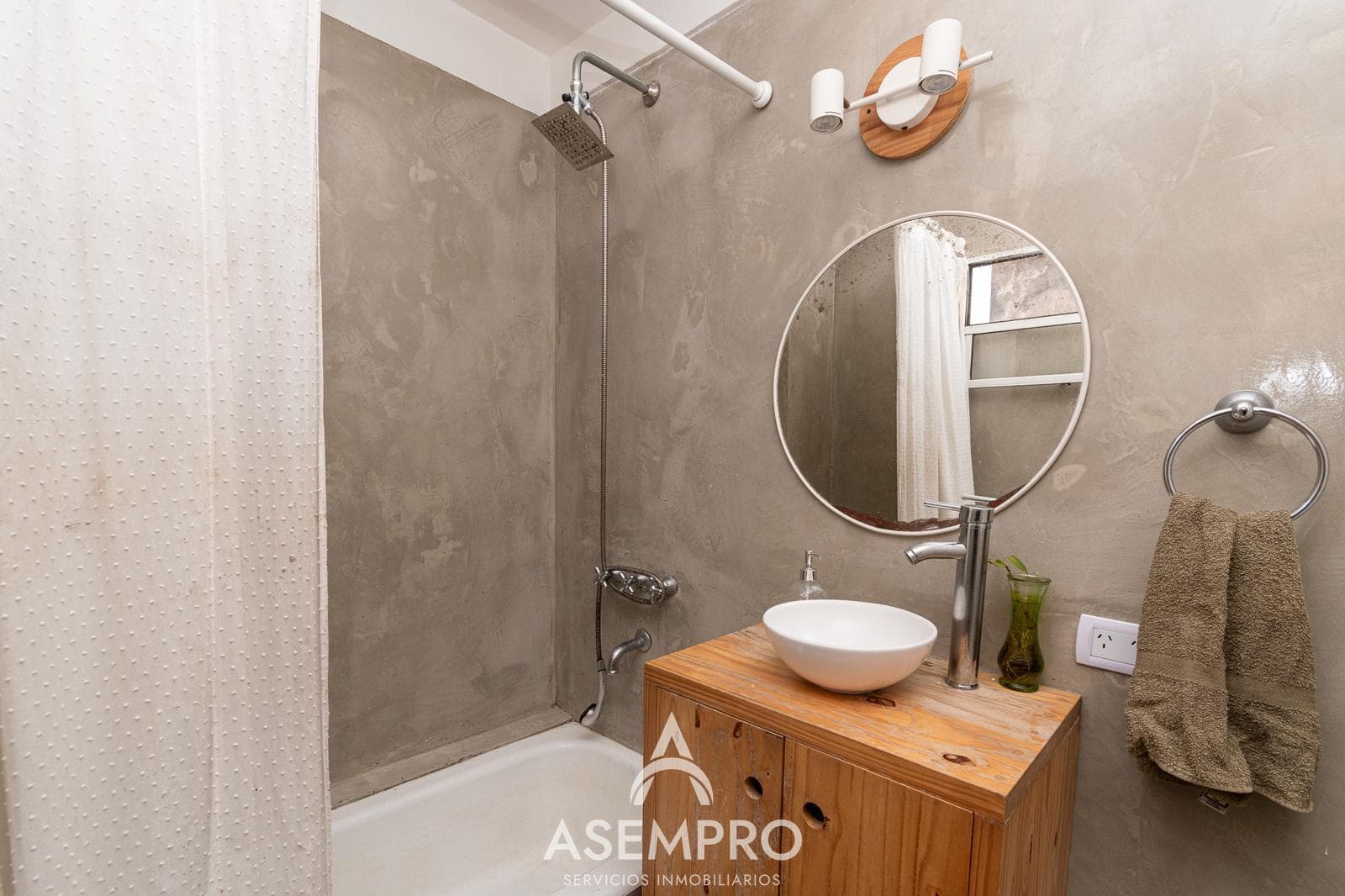 3-room renovated apartment for sale in Almagro