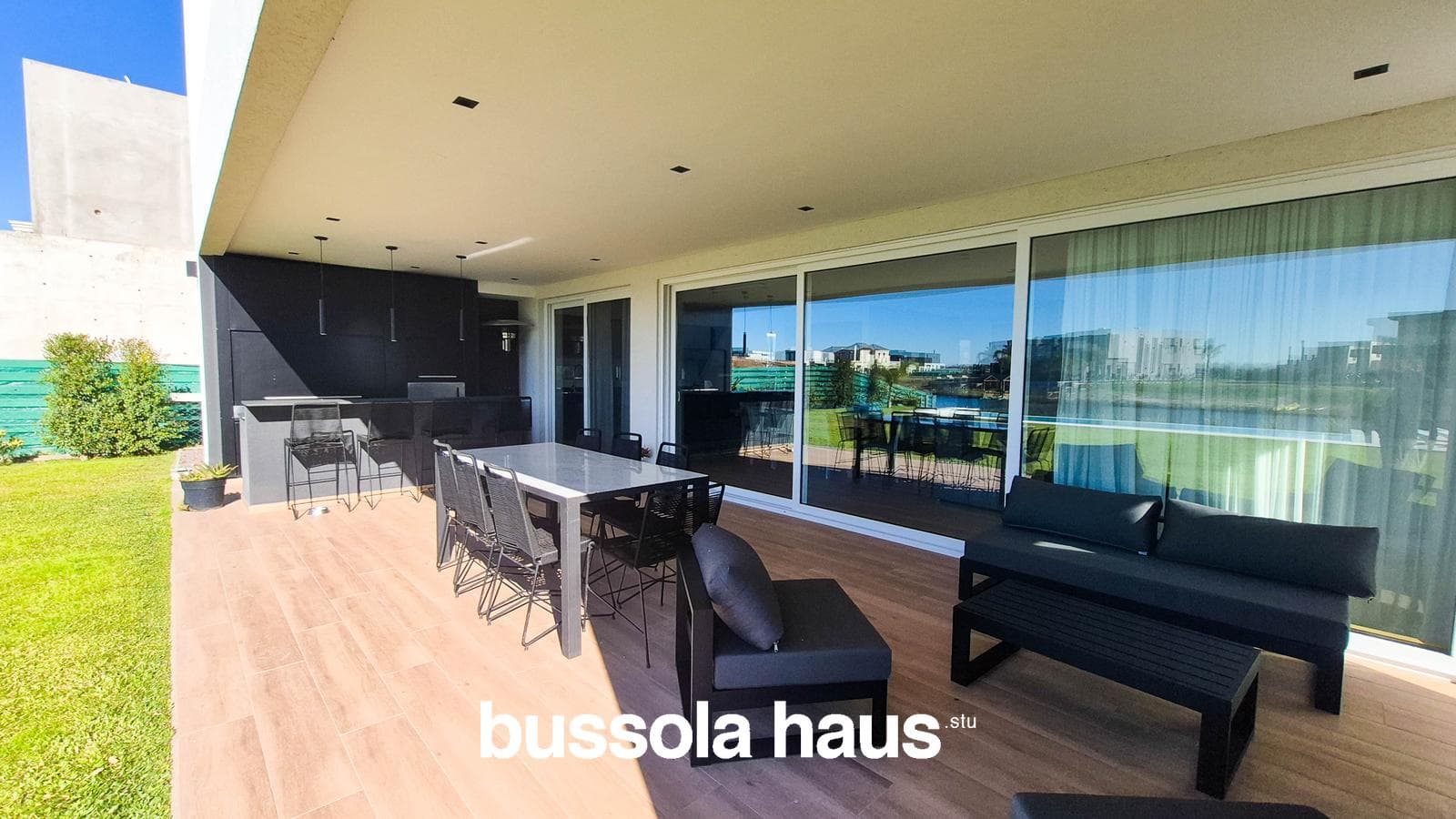 5-room lakefront house for sale in Costas Puertos Escobar