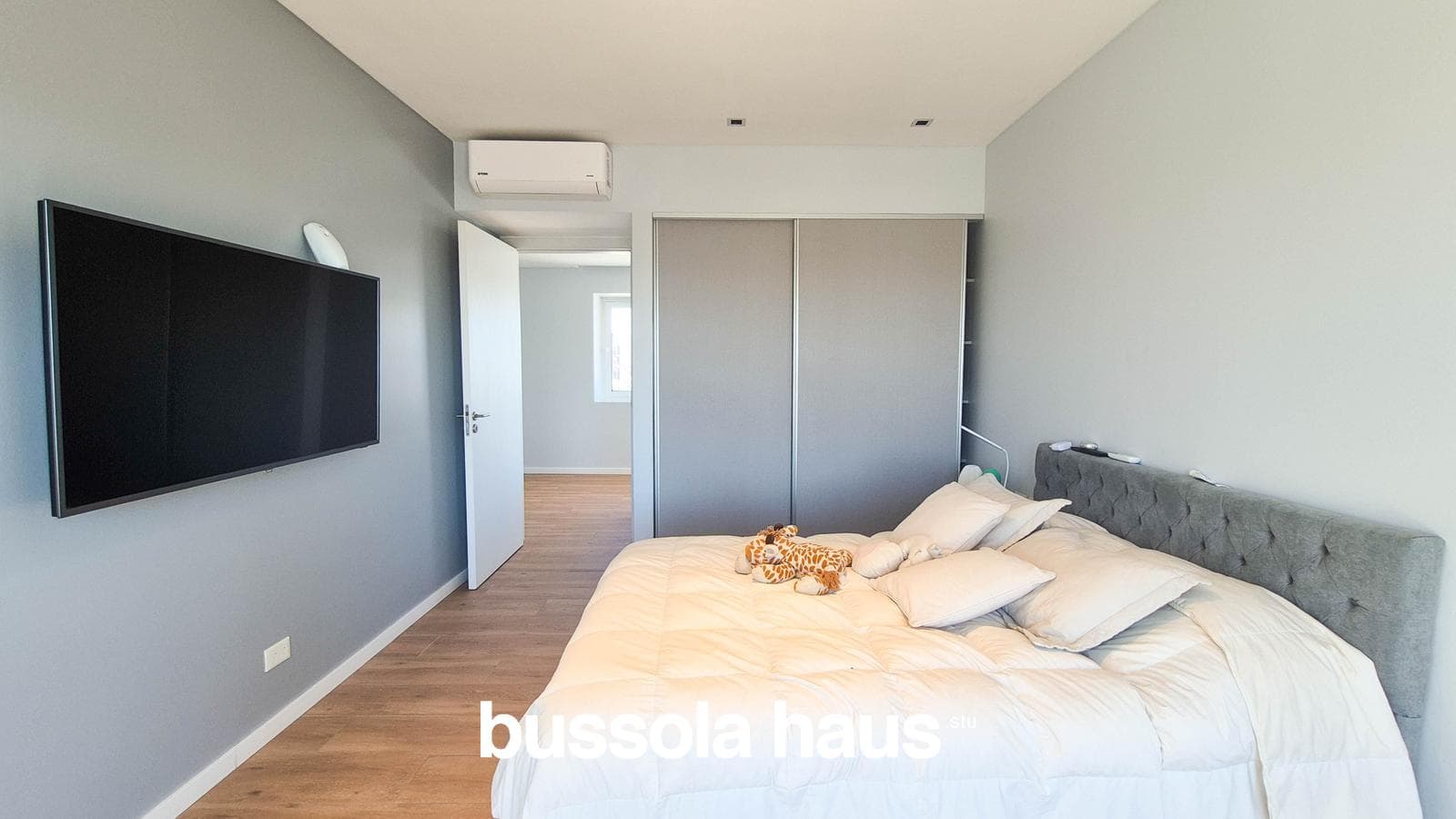 5-room lakefront house for sale in Costas Puertos Escobar