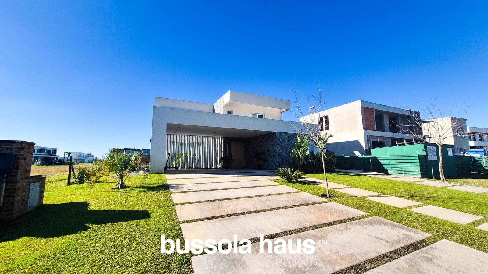 5-room lakefront house for sale in Costas Puertos Escobar
