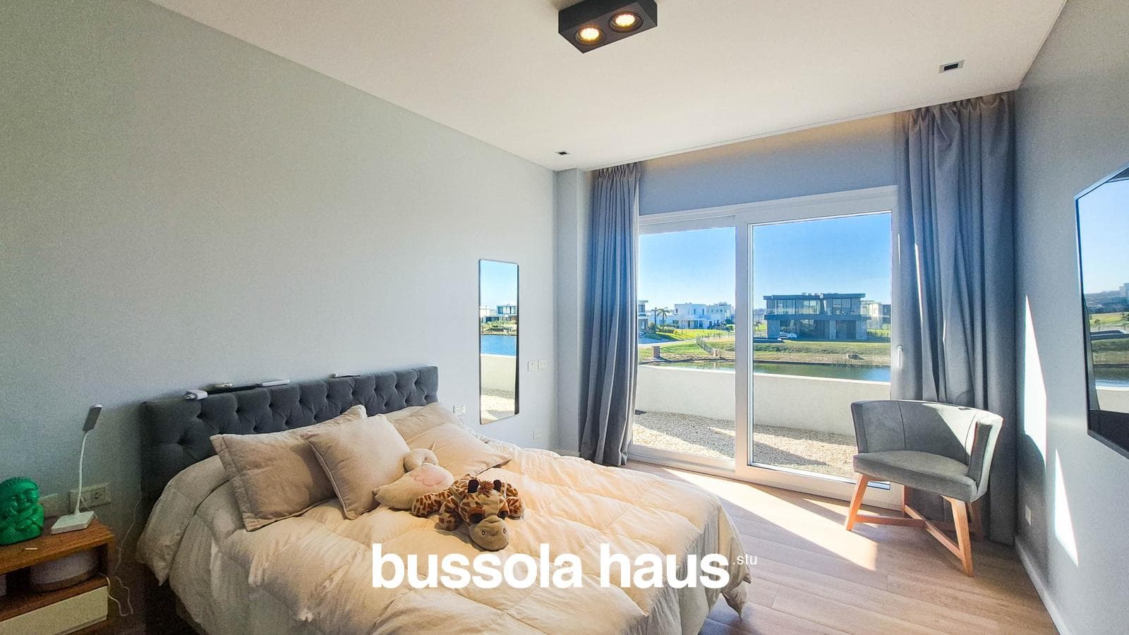 5-room lakefront house for sale in Costas Puertos Escobar