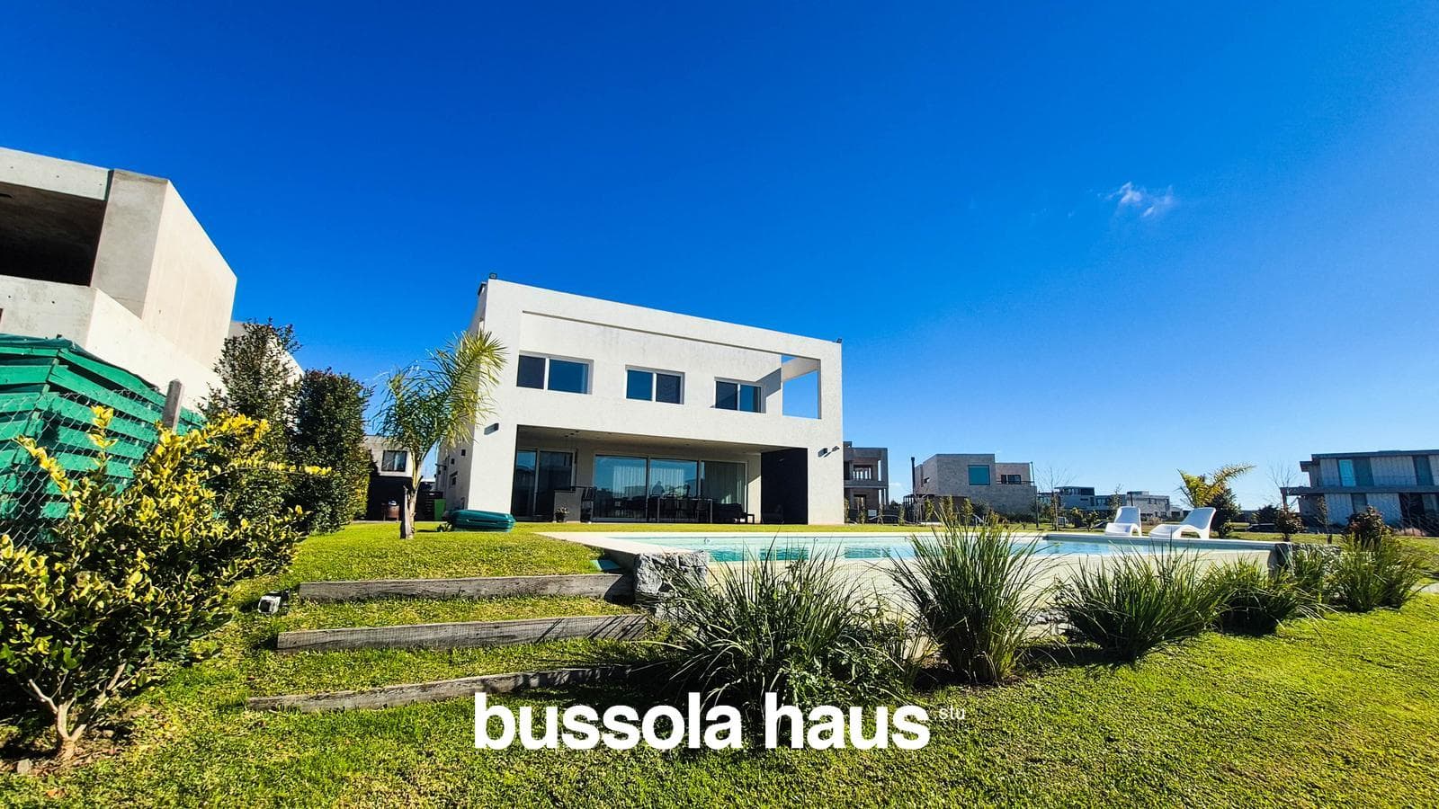 5-room lakefront house for sale in Costas Puertos Escobar