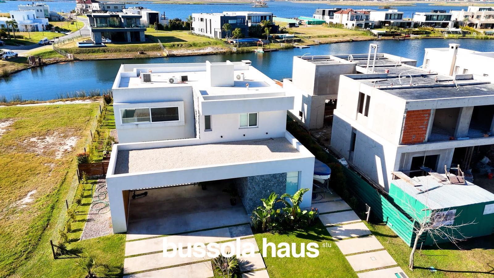 5-room lakefront house for sale in Costas Puertos Escobar