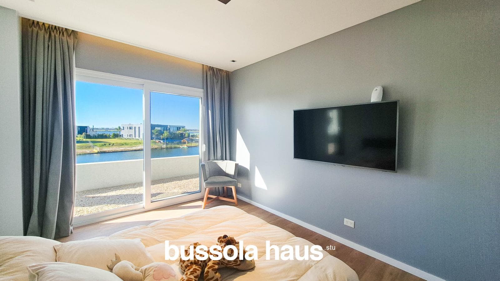 5-room lakefront house for sale in Costas Puertos Escobar
