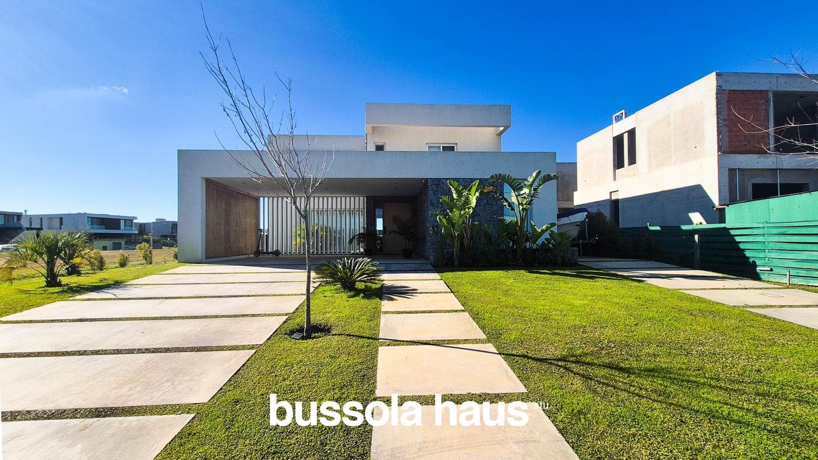 5-room lakefront house for sale in Costas Puertos Escobar