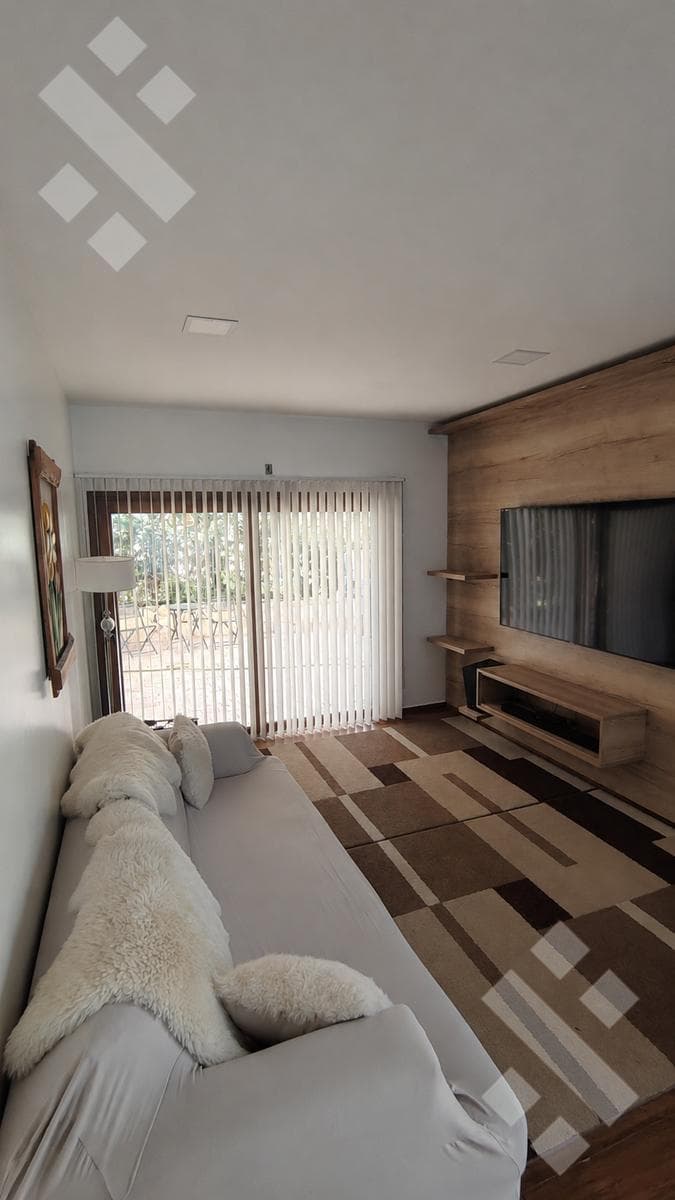 FOR SALE: Executive-Level Home in the Finca Villa Muluen Gated Community, Plottier