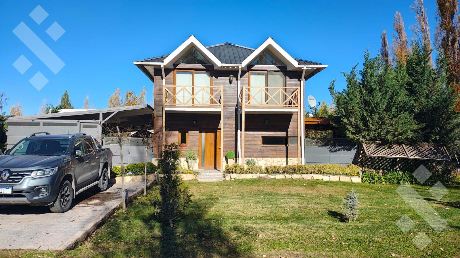 FOR SALE: Executive-Level Home in the Finca Villa Muluen Gated Community, Plottier