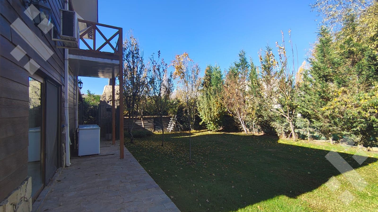 FOR SALE: Executive-Level Home in the Finca Villa Muluen Gated Community, Plottier