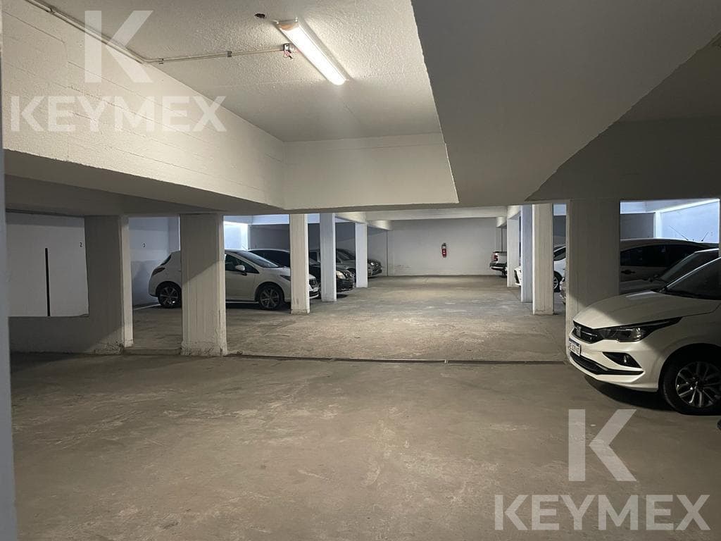 Covered Garage for Sale on La Plata 56, between 7th and 8th Streets, 200 meters from the government building.