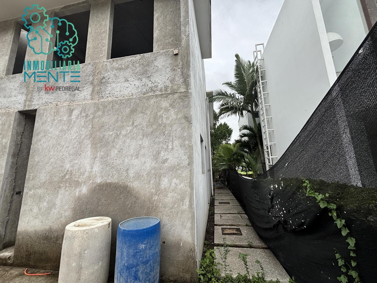 House for Sale in the Paraíso Country Club Subdivision