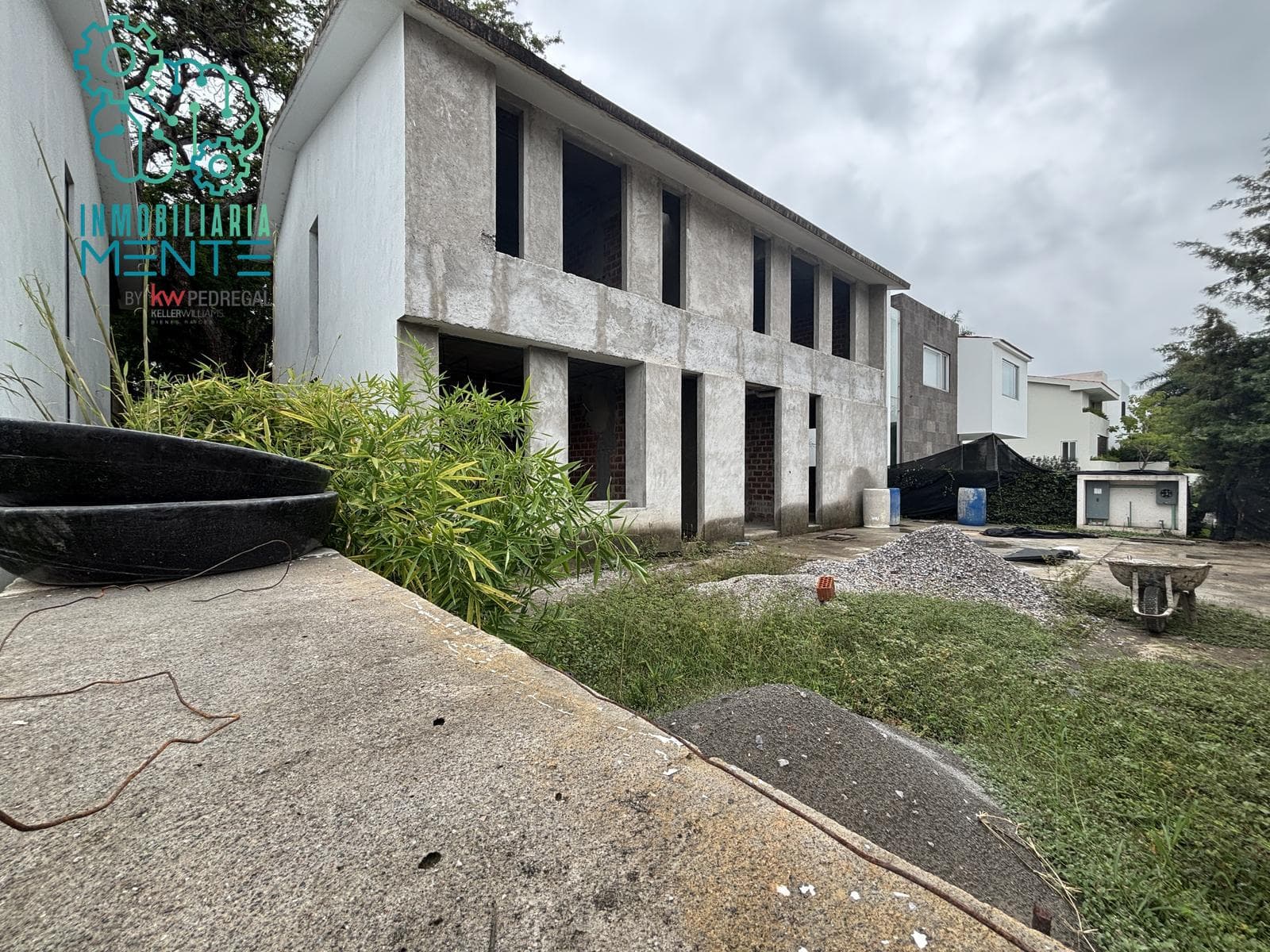 House for Sale in the Paraíso Country Club Subdivision