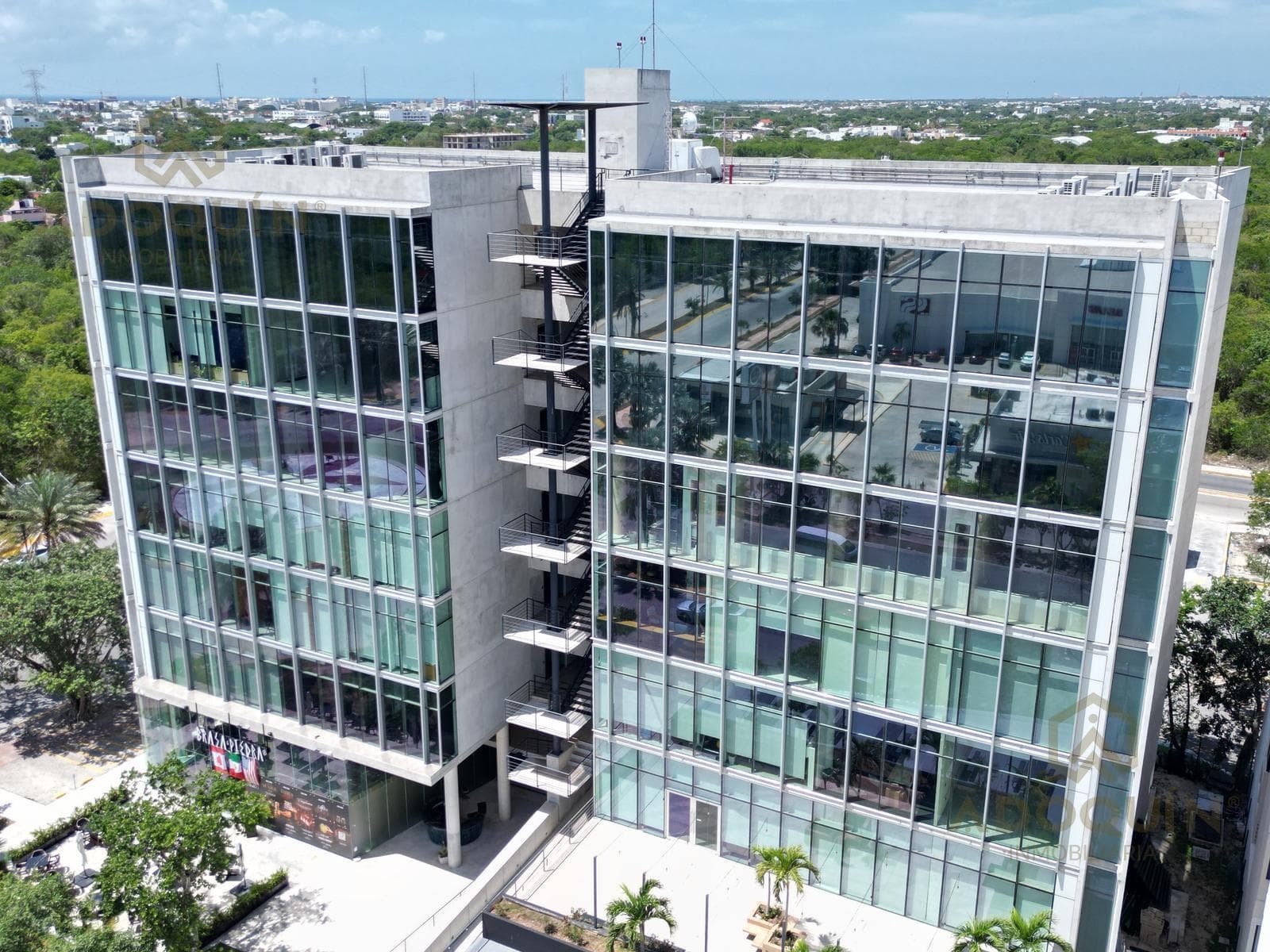 Humana Workcenter Corporate Offices: Rentals and Sales in Playa del Carmen, Plaza las Americas