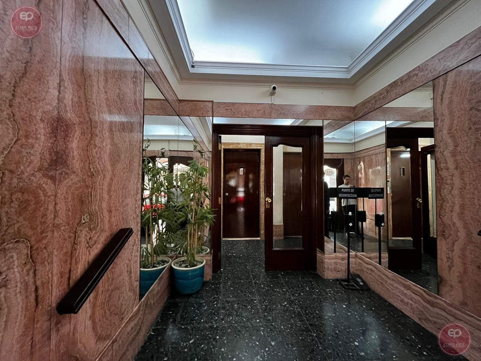 Apartment in Downtown