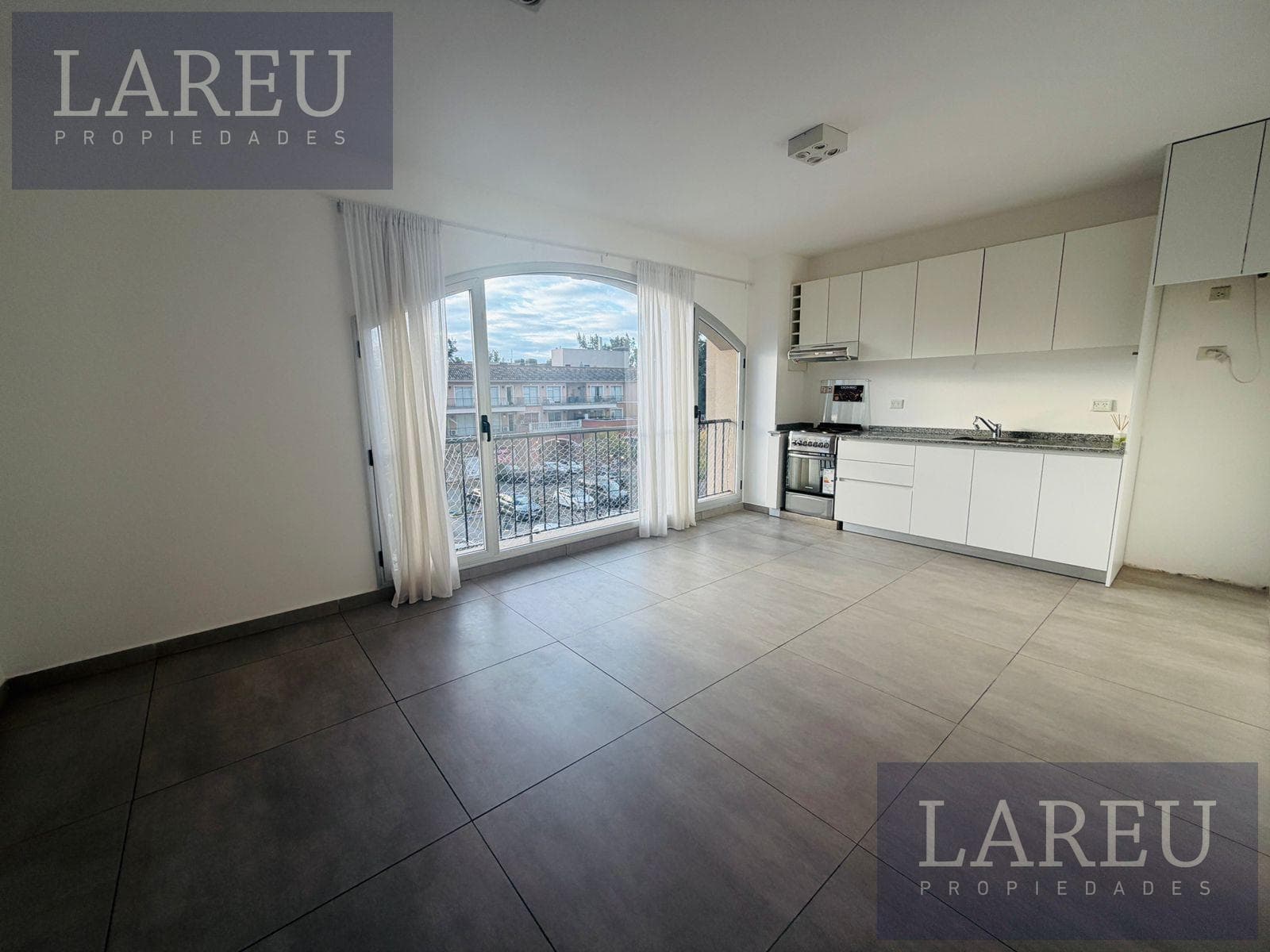 Apartment for Rent in Pueblo Caamaño, Pilar