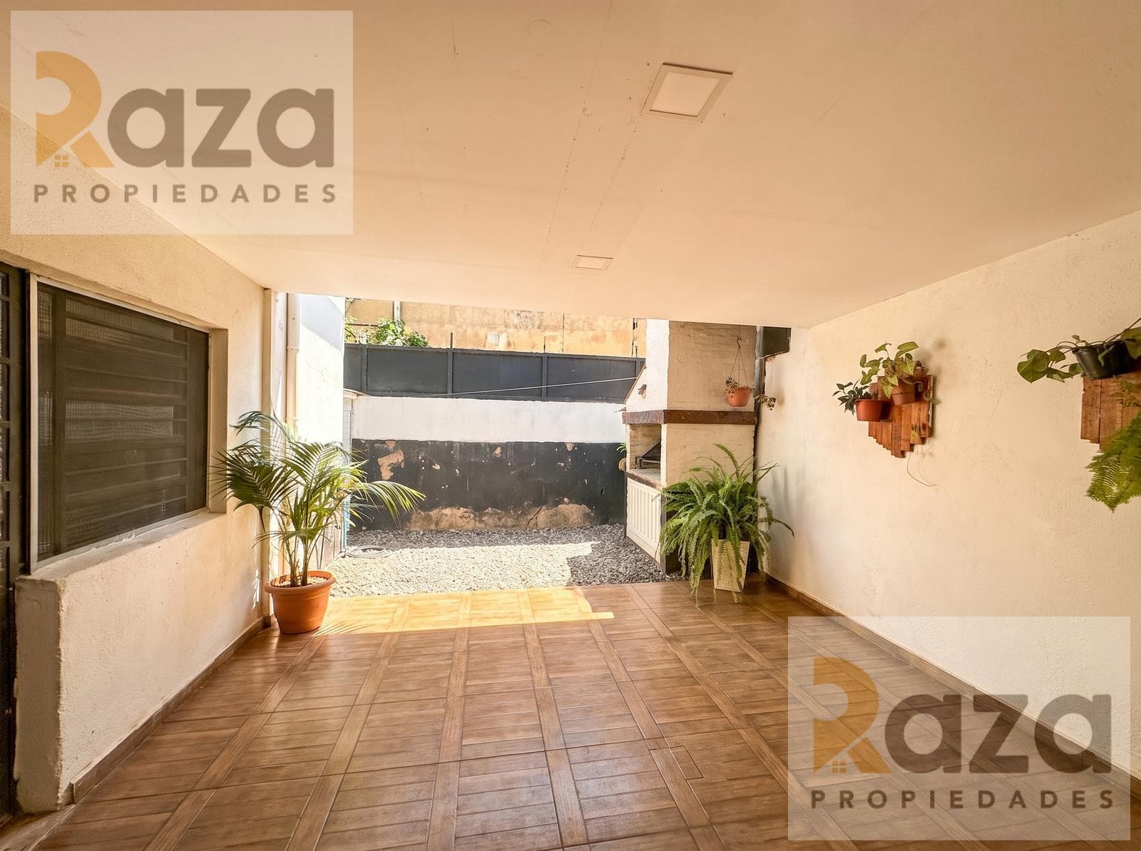 2-Bedroom House for Sale in La Unión, Montevideo (with Garage)