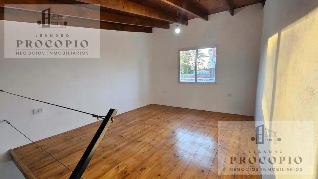 Two-room loft with garage and patio for rent in Moreno