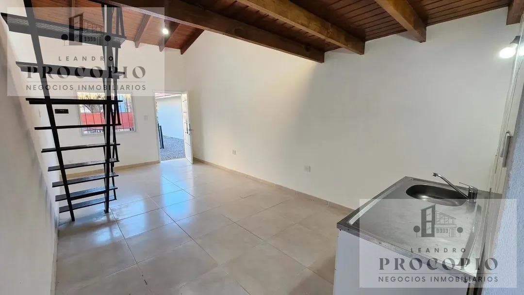 Two-room loft with garage and patio for rent in Moreno