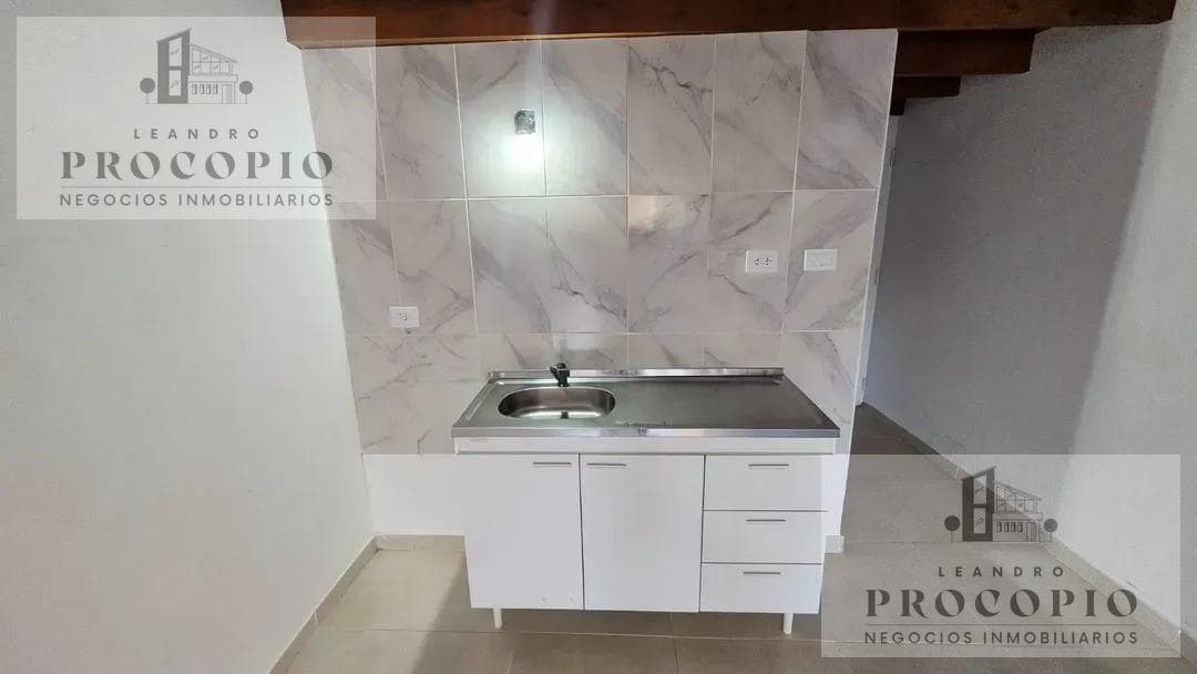 Two-room loft with garage and patio for rent in Moreno