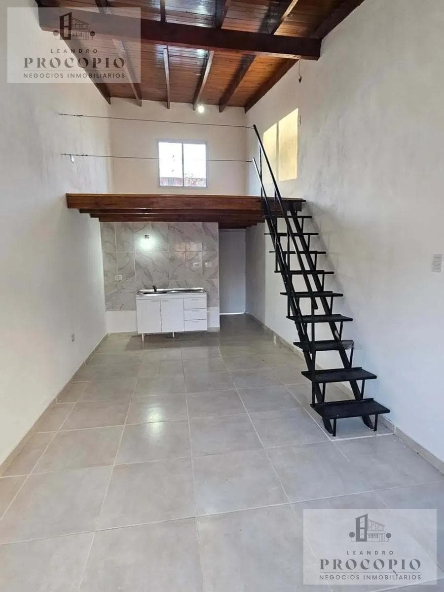 Two-room loft with garage and patio for rent in Moreno
