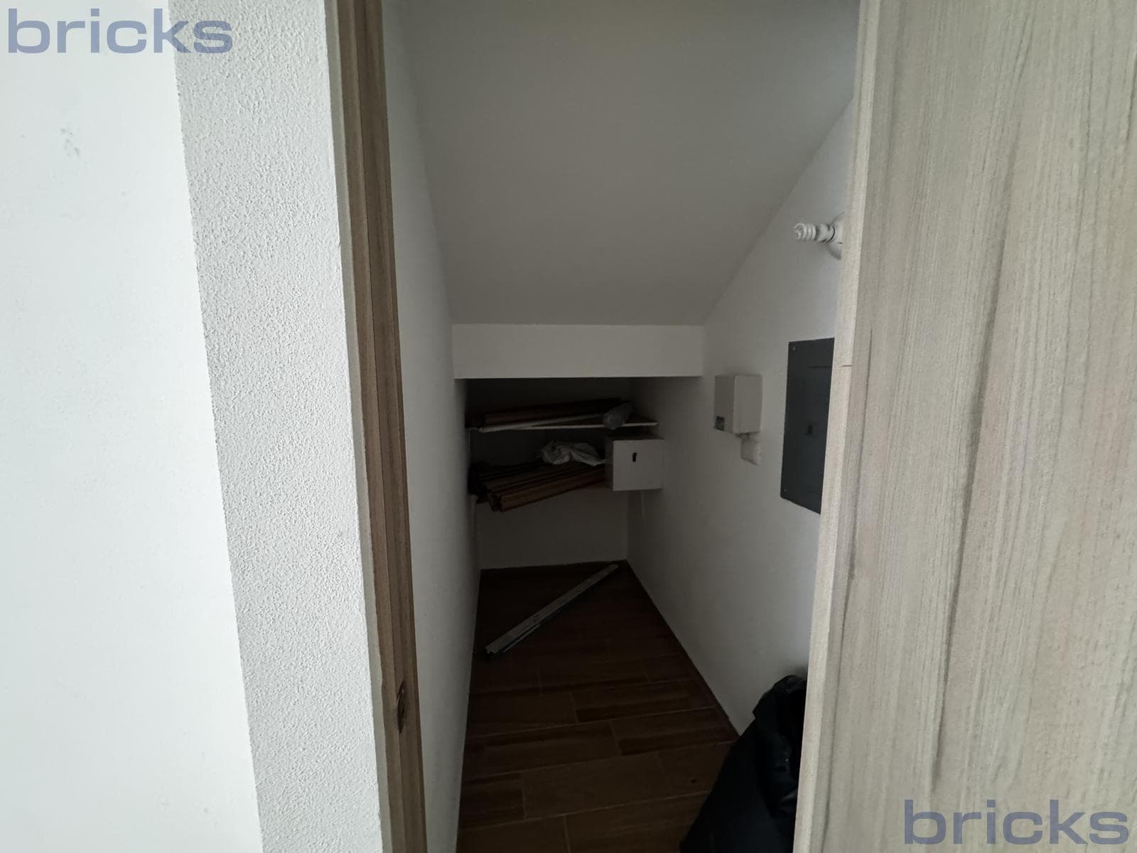 House for Sale in Zibatá with a Roof Garden and the Option for 4 Bedrooms
