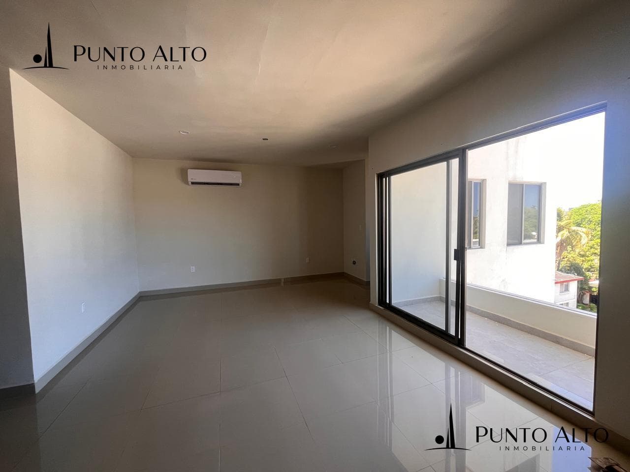 APARTMENT FOR RENT IN THE AURORA NEIGHBORHOOD, ONE BLOCK FROM HIDALGO AVENUE