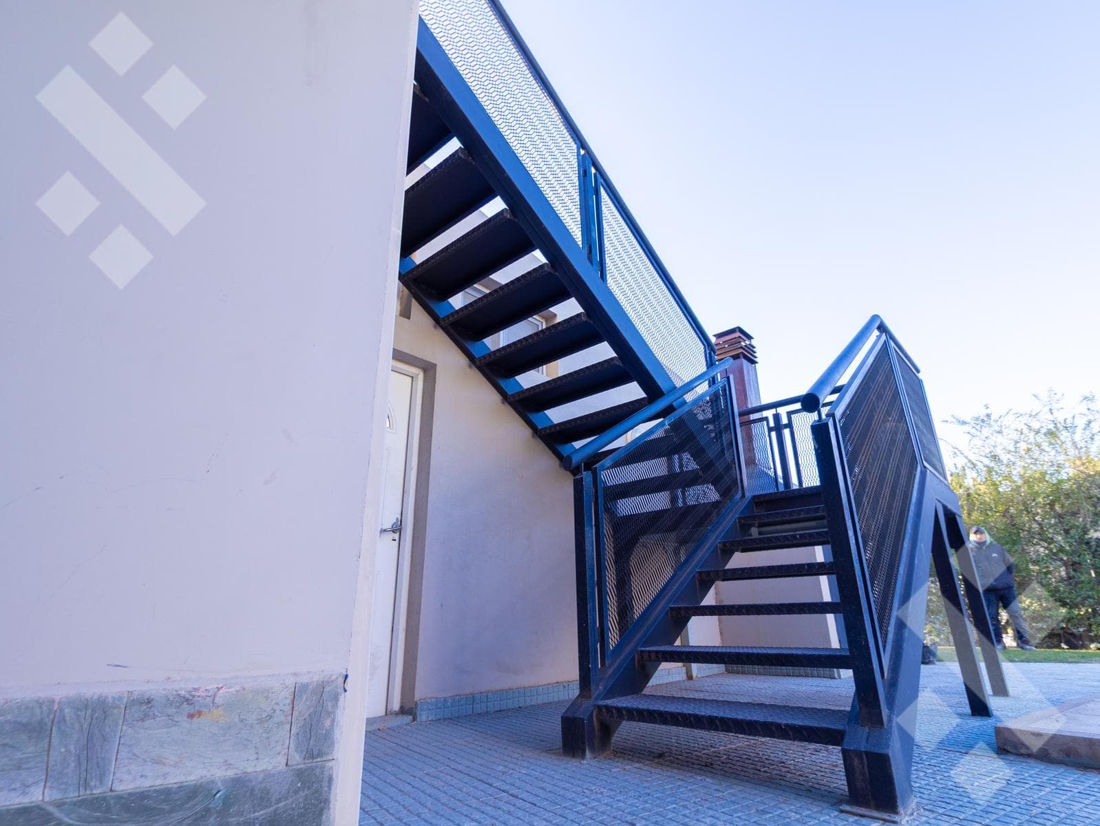 3-Bedroom House for Sale with Pool - Comahue Golf Club Neighborhood - Neuquén City