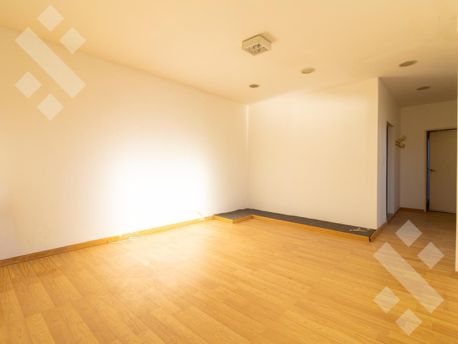 3-Bedroom House for Sale with Pool - Comahue Golf Club Neighborhood - Neuquén City
