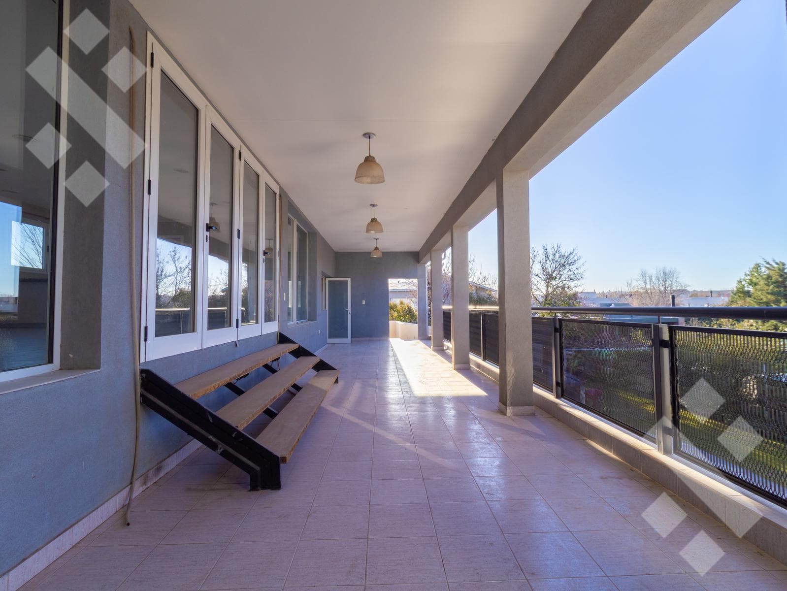 3-Bedroom House for Sale with Pool - Comahue Golf Club Neighborhood - Neuquén City